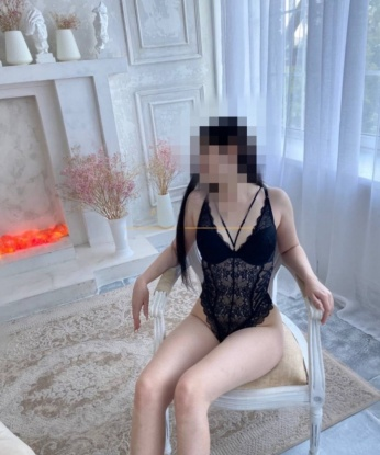 💋 Я – настоящая девушка с настроением обслужить и порадовать тебя. Погрузись в мир страсти, удовольствия и нежности. 🌹 В моих сильных и нежных руках ты забудешь обо всем на свете и будешь царем моего волшебного гарема. 💔 Профессиональные услуги, конфиденциальность и безопасность гарантированы. Порадуй себя искусством настоящего удовлетворения. 📸 Фотографии подтверждают, что я – реальная красавица. 🌃 Жду тебя в Москве для самых приятных и незабываемых встреч! 💫 Лариса